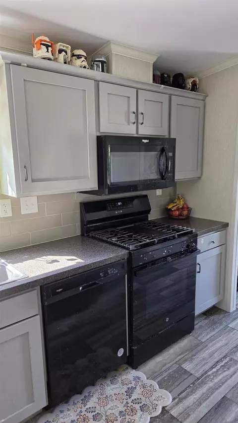 85 Coffin Rd #TRLR 17, Epping, NH 03042 photo 9