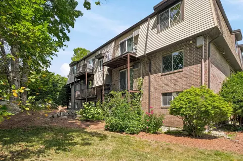 2 Silvestri Cir #10, Derry, NH 03038