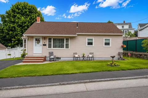 16 Lessard St, Nashua, NH 03064