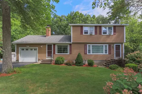 8 Lantern Ln, Auburn, NH 03032