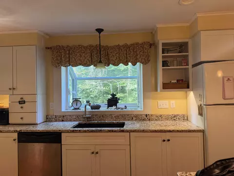Kitchen - 97 High St, Plainfield, NH 03781 photo 2 of 5
