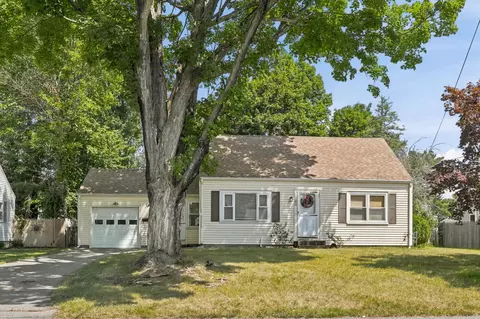 Exterior - 13 Fairfield Dr, Hampton, NH 03842 photo 2 of 6