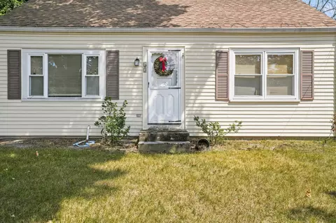 Exterior - 13 Fairfield Dr, Hampton, NH 03842 photo 3 of 6