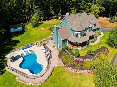 6 Harrington Dr, Merrimack, NH 03054