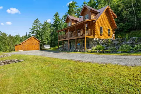131 Blackberry Ln, Littleton, NH 03561