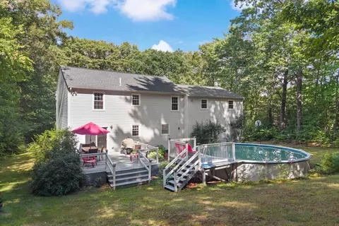 Exterior - 70 S Bow Rd, Hooksett, NH 03106 photo 5 of 9