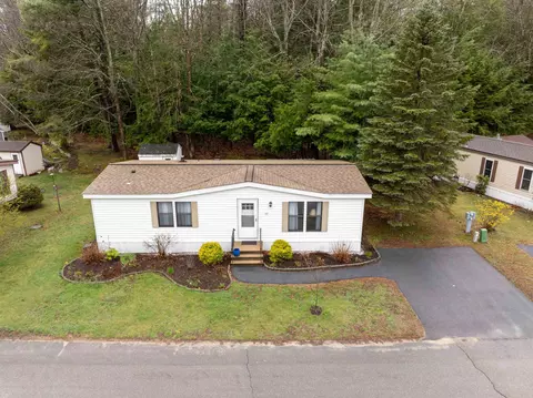52 Monadnock Dr, Rochester, NH 03867
