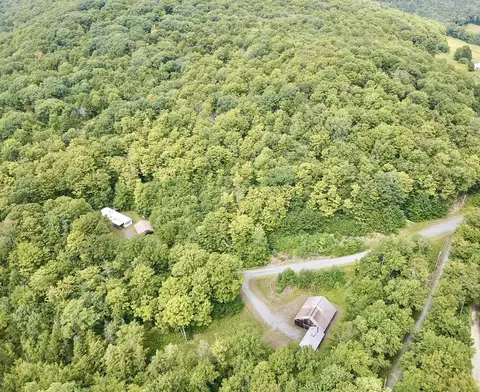 52 Maple Hill Rd, Thetford Center, VT 05075