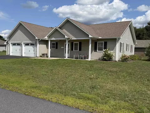 Exterior - 200 Dashner Cir, Derby Line, VT 05830 photo 2 of 10