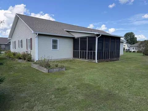 Exterior - 200 Dashner Cir, Derby Line, VT 05830 photo 6 of 10