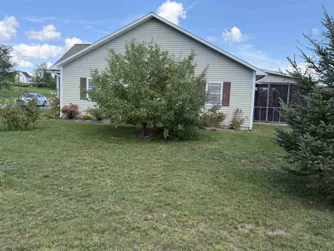 Exterior - 200 Dashner Cir, Derby Line, VT 05830 photo 8 of 10