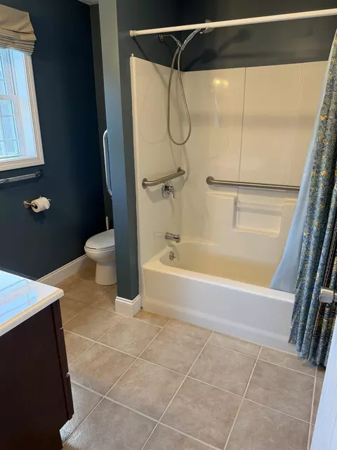 Bath - 200 Dashner Cir, Derby Line, VT 05830 photo 1 of 2