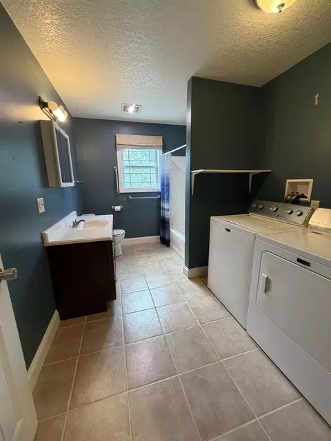 Bath - 200 Dashner Cir, Derby Line, VT 05830 photo 2 of 2