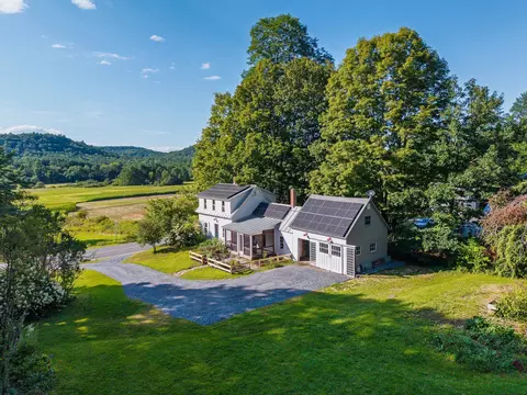 10 Pleasant St, Lyme, NH 03768