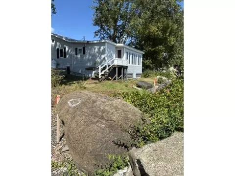 1187 Hathaway Point Rd, Georgia, VT 05478