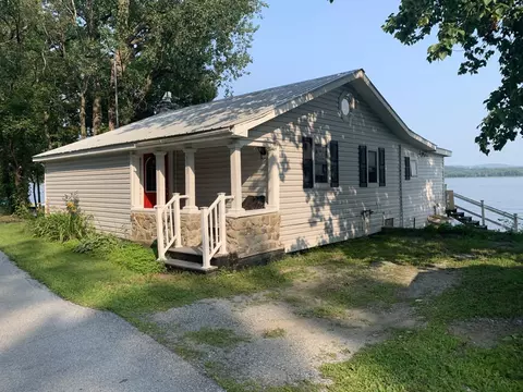 1187 Hathaway Point Rd, Georgia, VT 05478