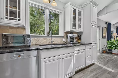 Kitchen - 50 Gale Rd, Hampton, NH 03842 photo 8 of 13