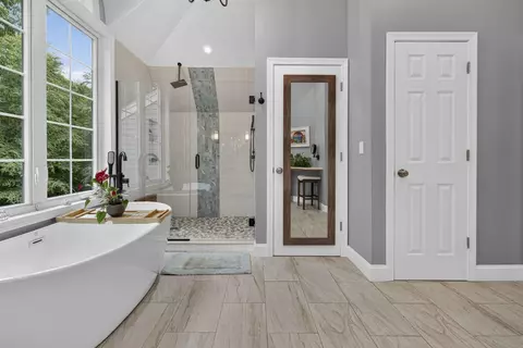 Bath - 50 Gale Rd, Hampton, NH 03842 photo 5 of 12