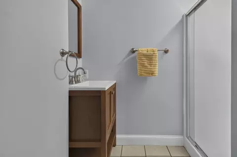 Bath - 50 Gale Rd, Hampton, NH 03842 photo 11 of 12