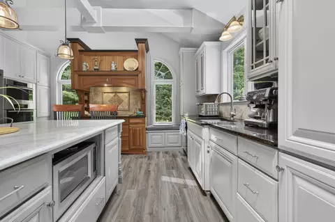 Kitchen - 50 Gale Rd, Hampton, NH 03842 photo 6 of 13