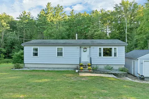 26 Brian St, Sandown, NH 03873