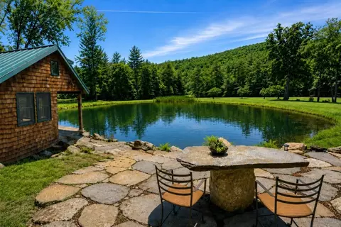 1100 Houghtonville Rd, Grafton, VT 05146