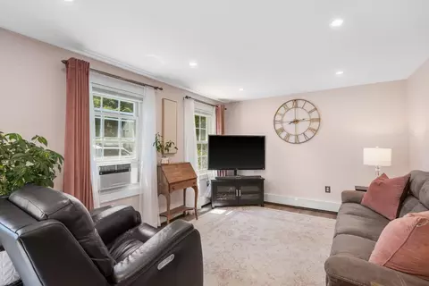 Living - 42 Dorothy Dr, Epping, NH 03042 photo 2 of 3