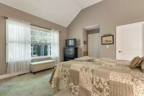 Bedroom - 13 Mill Pond Rd, Brentwood, NH 03833 photo 1 of 7