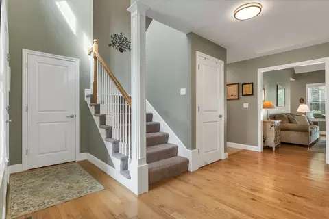 Entry Way - 13 Mill Pond Rd, Brentwood, NH 03833 photo 2 of 5