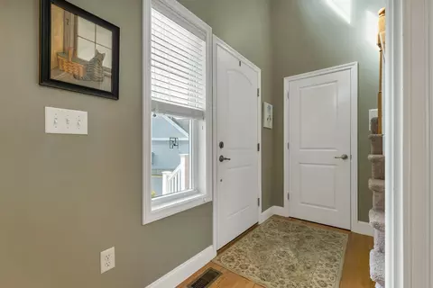 Entry Way - 13 Mill Pond Rd, Brentwood, NH 03833 photo 3 of 5