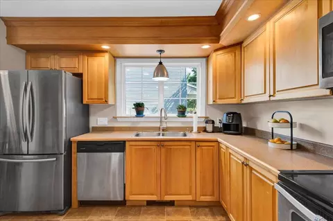 Kitchen - 38 Middle Rd, Milton, VT 05468 photo 4 of 6