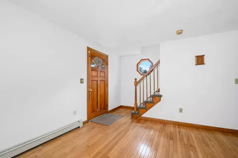 Entry Way - 2 Morrison Rd, Windham, NH 03087 photo 2 of 7