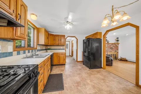 Kitchen - 2 Morrison Rd, Windham, NH 03087 photo 1 of 3