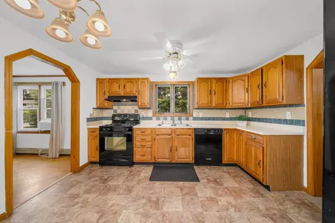 Kitchen - 2 Morrison Rd, Windham, NH 03087 photo 2 of 3