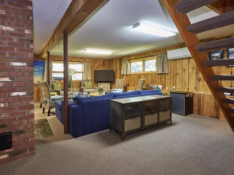 Living - 13 Circle View Dr, Dover, VT 05356 photo 10 of 14