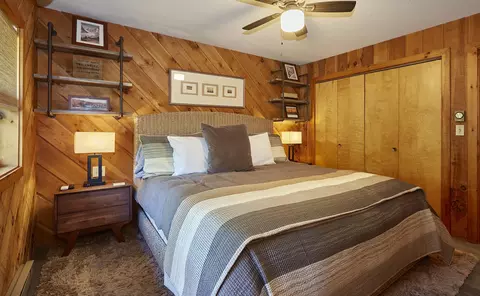 Bedroom - 13 Circle View Dr, Dover, VT 05356 photo 2 of 10
