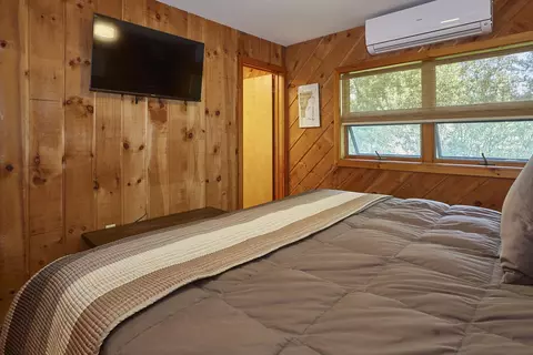 Bedroom - 13 Circle View Dr, Dover, VT 05356 photo 5 of 10