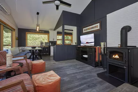 Living - 13 Circle View Dr, Dover, VT 05356 photo 2 of 14