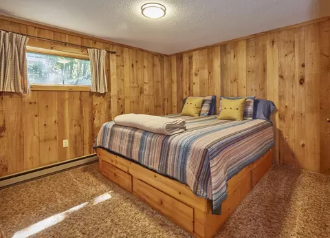 Bedroom - 13 Circle View Dr, Dover, VT 05356 photo 9 of 10