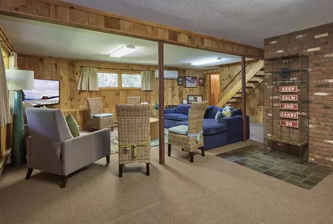 Living - 13 Circle View Dr, Dover, VT 05356 photo 7 of 14