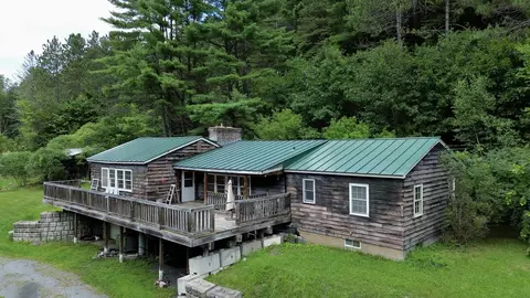 10523 Pomfret Rd, Pomfret, VT 05053
