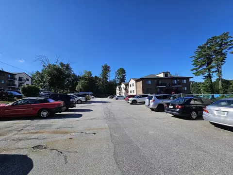 Exterior - 126 Mammoth Rd UNIT 4, Hooksett, NH 03106 photo 7 of 7