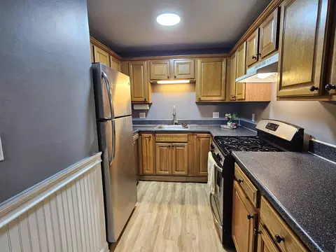Kitchen - 126 Mammoth Rd UNIT 4, Hooksett, NH 03106 photo 3 of 3