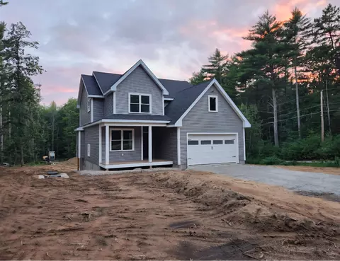 18 Lee Rd, Barrington, NH 03825