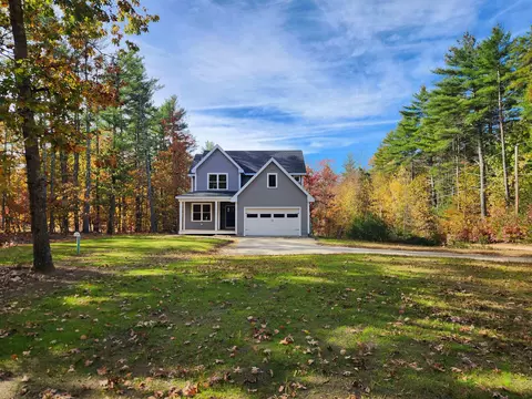 18 Lee Rd, Barrington, NH 03825
