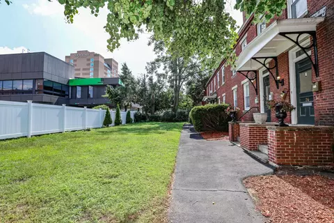 74 W Merrimack St #1, Manchester, NH 03101