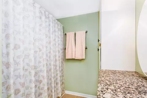 Bath - 51 Seabury, Hampton, NH 03842 photo 3 of 4