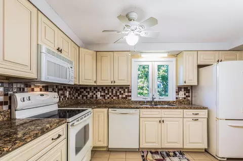 Kitchen - 51 Seabury, Hampton, NH 03842 photo 3 of 3
