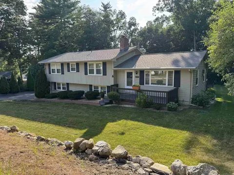 6 Quincy Ln, Merrimack, NH 03054