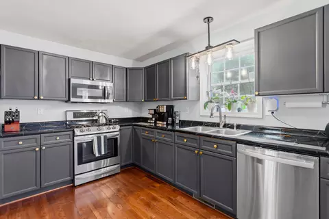 Kitchen - 124 Olde Bridge Ln, Epping, NH 03042 photo 1 of 2